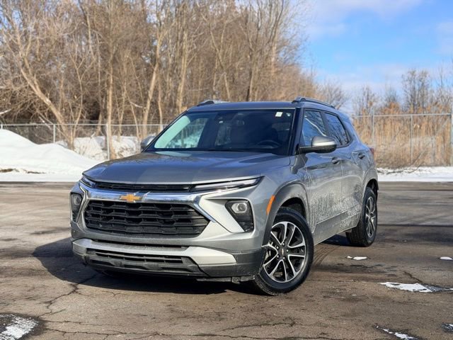 Certified 2024 Chevrolet TrailBlazer LT w/ LT Cold Weather Package image 2