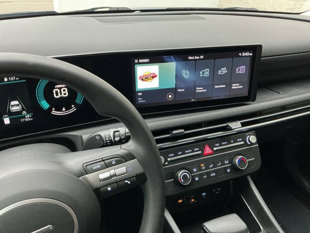 Used 2025 Hyundai Tucson SE FWD image 22