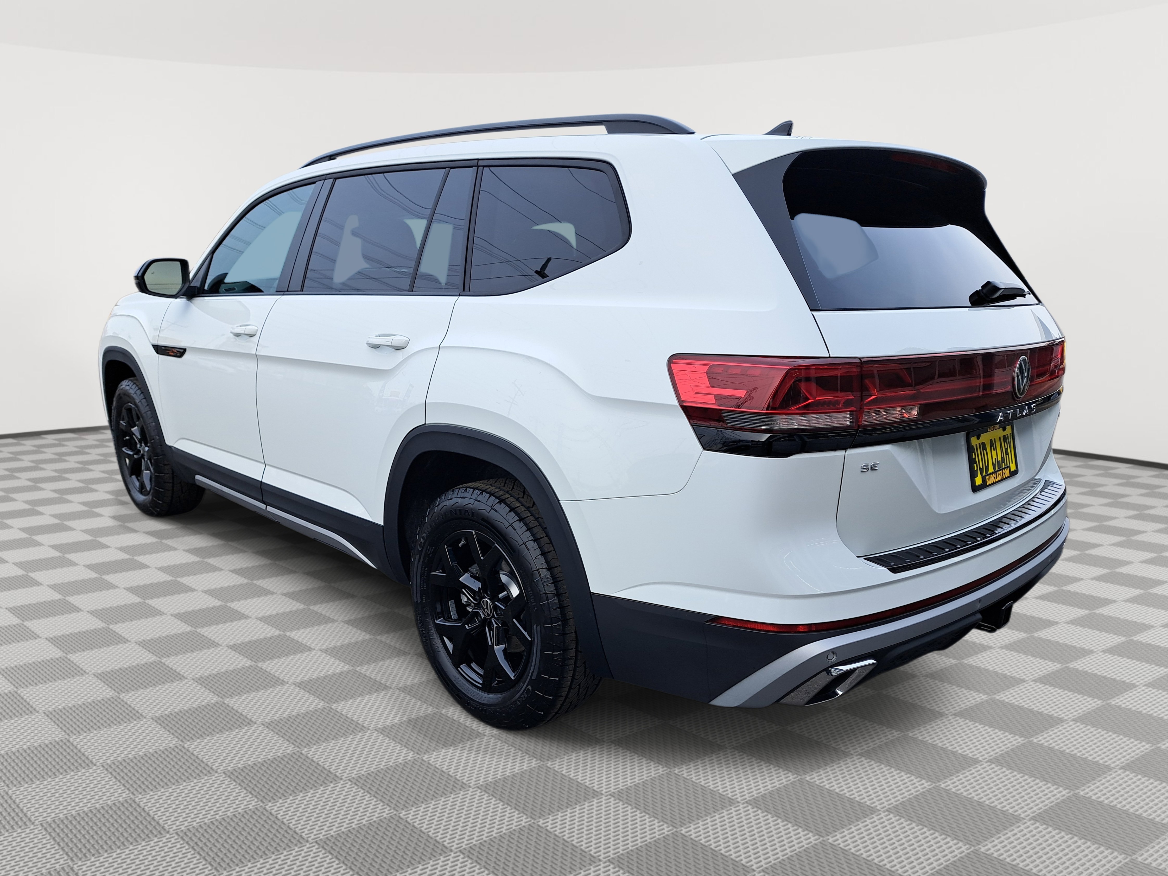 New 2025 Volkswagen Atlas Peak Edition SE image 8