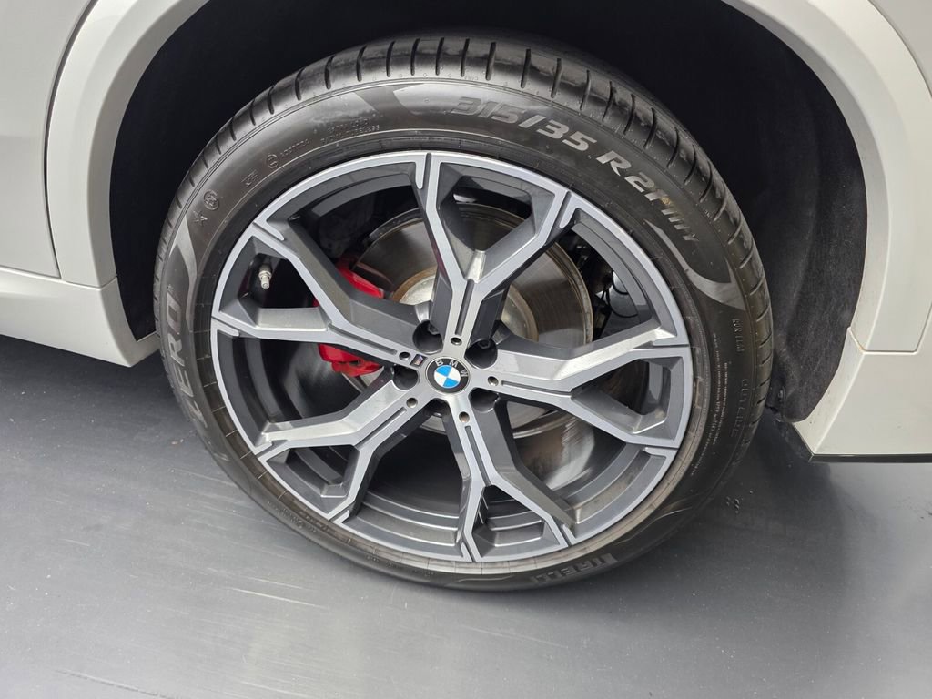 Used 2024 BMW X5 sDrive40i w/ M Sport Package RWD image 17