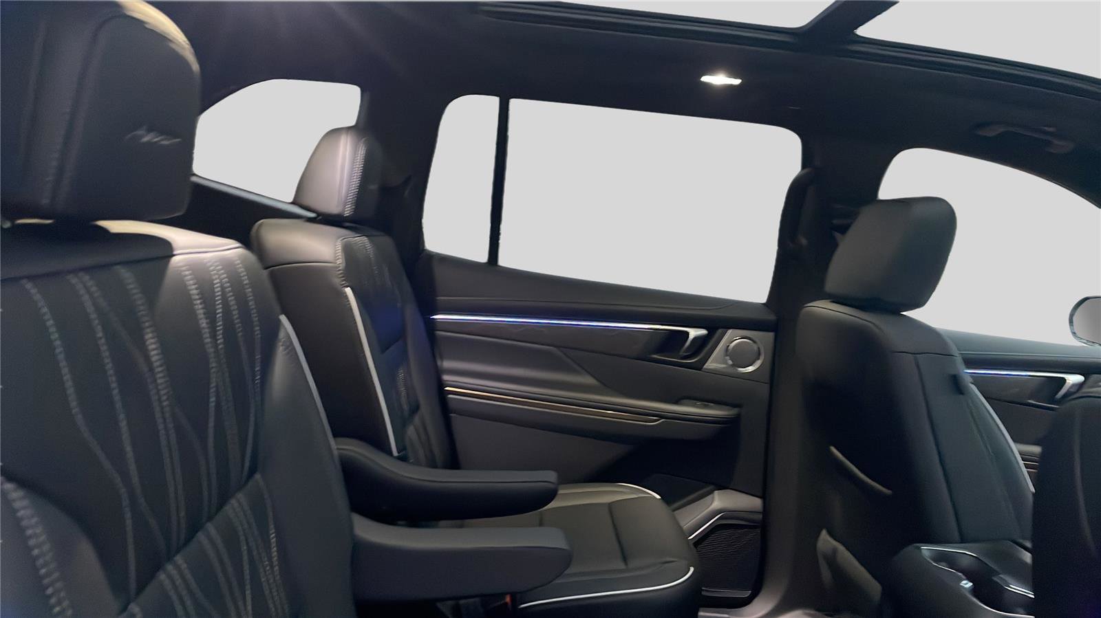 New 2026 Buick Enclave Avenir w/ Super Cruise Package image 17