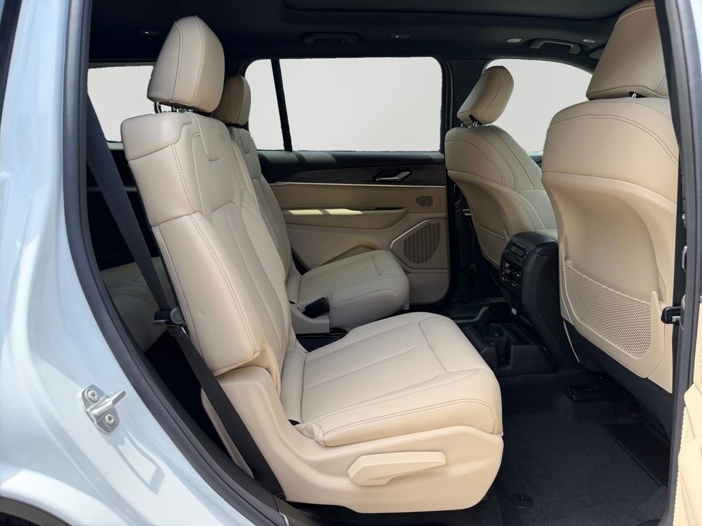 New 2026 Jeep Grand Cherokee L Limited RWD image 13