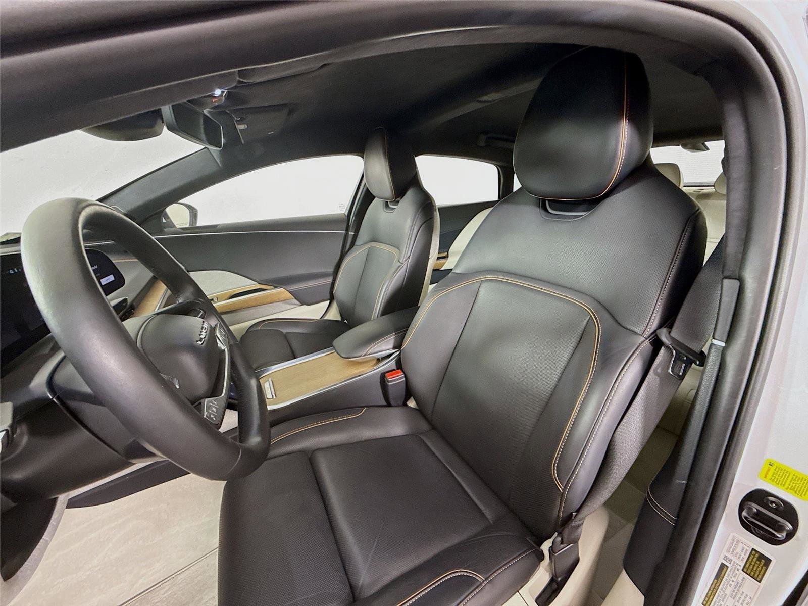 Used 2023 Lucid Air Touring image 2