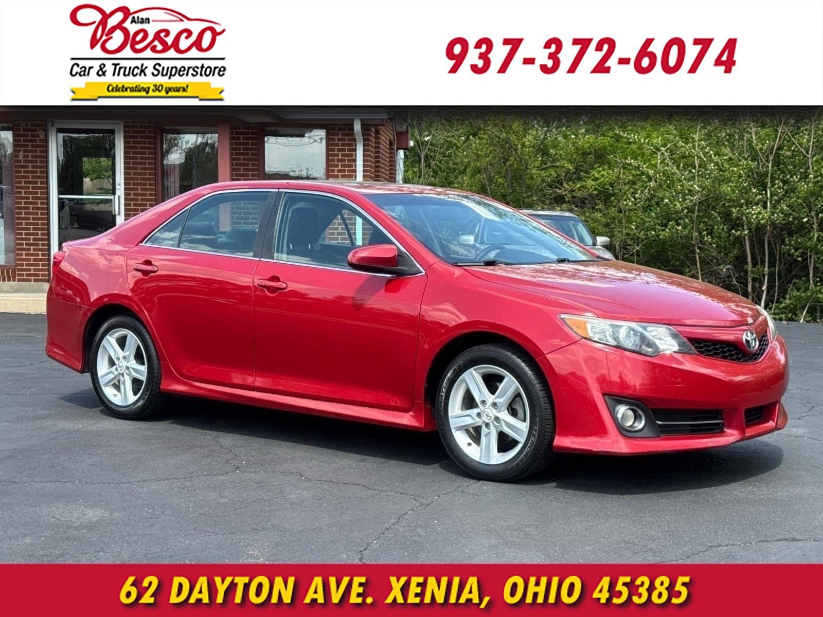 Used 2012 Toyota Camry SE w/ Leather Pkg FWD image 1