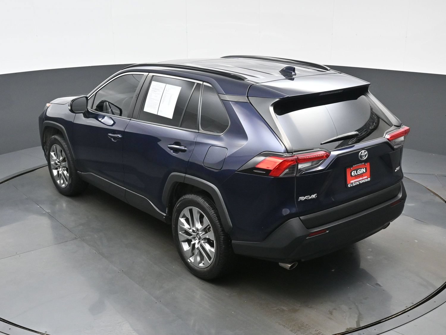 Used 2020 Toyota RAV4 XLE Premium FWD image 38