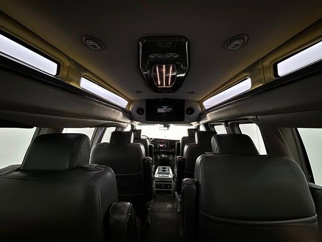 Used 2019 GMC Savana 2500 Extended w/ Enhanced Convenience Package image 3