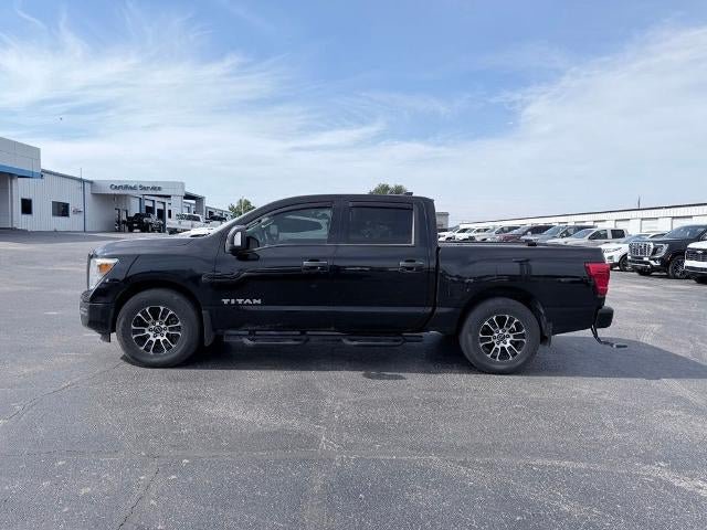 Used 2023 Nissan Titan SV w/ SV Convenience Package RWD image 2