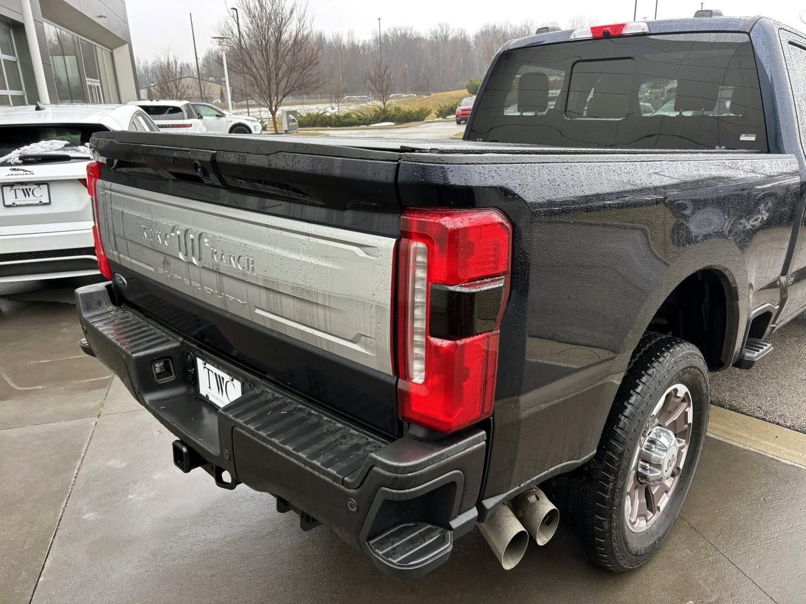 Used 2024 Ford F350 King Ranch w/ FX4 Off-Road Package image 9