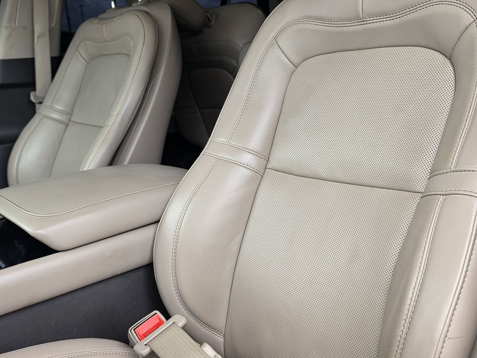 Used 2021 Lincoln Aviator Reserve w/ Equipment Group 208A image 9