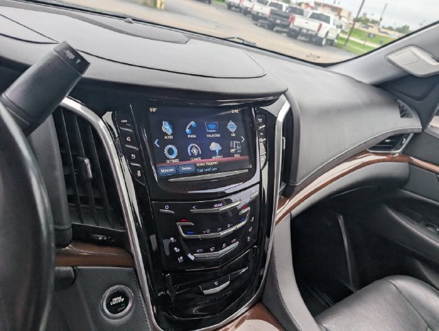 Used 2020 Cadillac Escalade Luxury AWD/4WD image 19