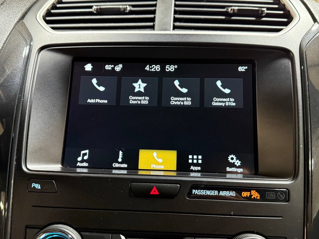 Used 2018 Ford Explorer XLT w/ Equipment Group 202A AWD/4WD image 12
