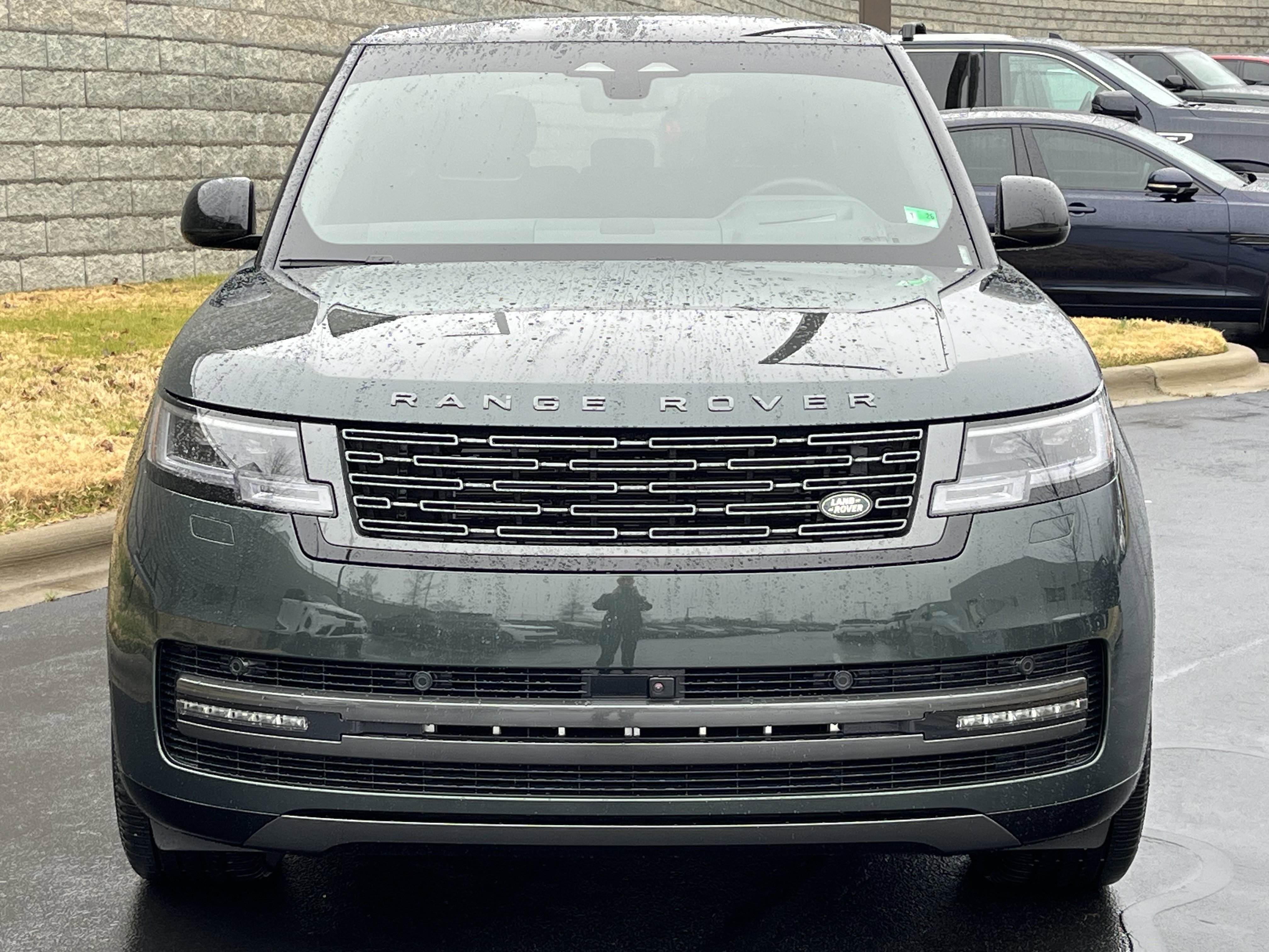 Certified 2025 Land Rover Range Rover Long Wheelbase SE image 9