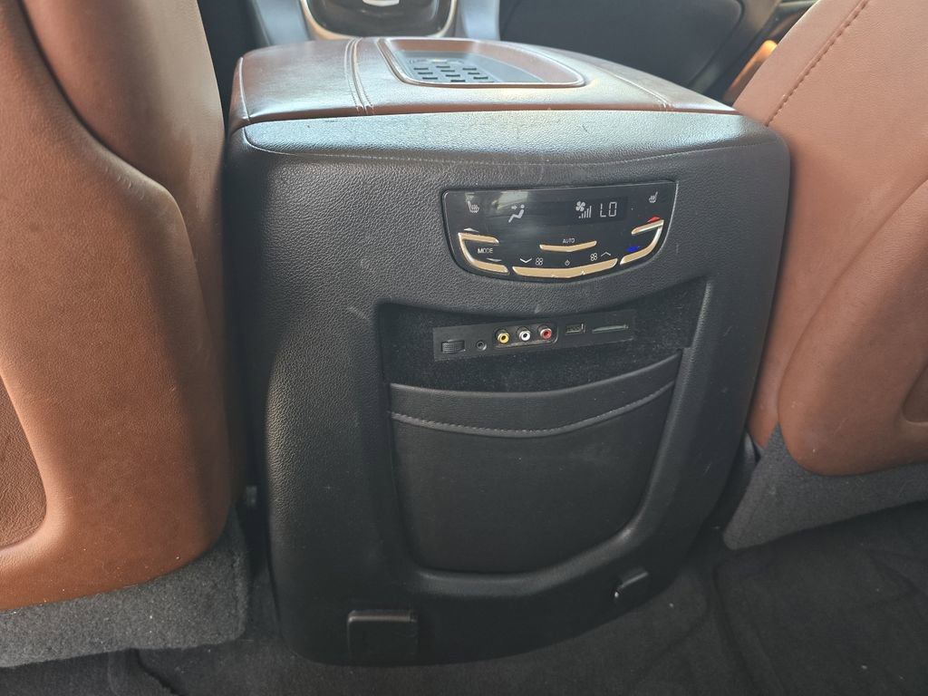 Used 2016 Cadillac Escalade Premium RWD image 23