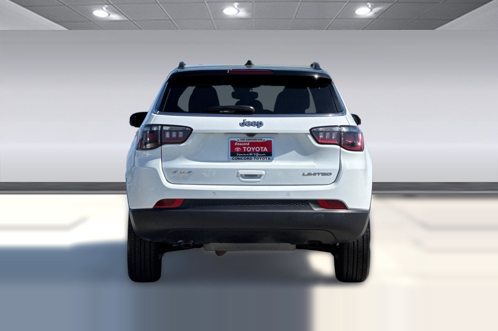 Used 2025 Jeep Compass Limited image 8