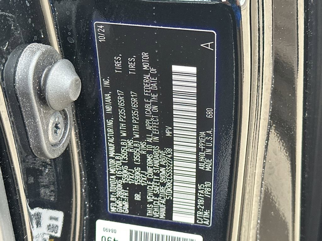 Used 2025 Toyota Sienna LE FWD image 33
