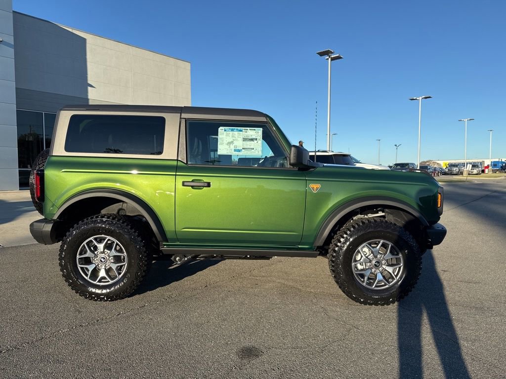New 2025 Ford Bronco Badlands image 2