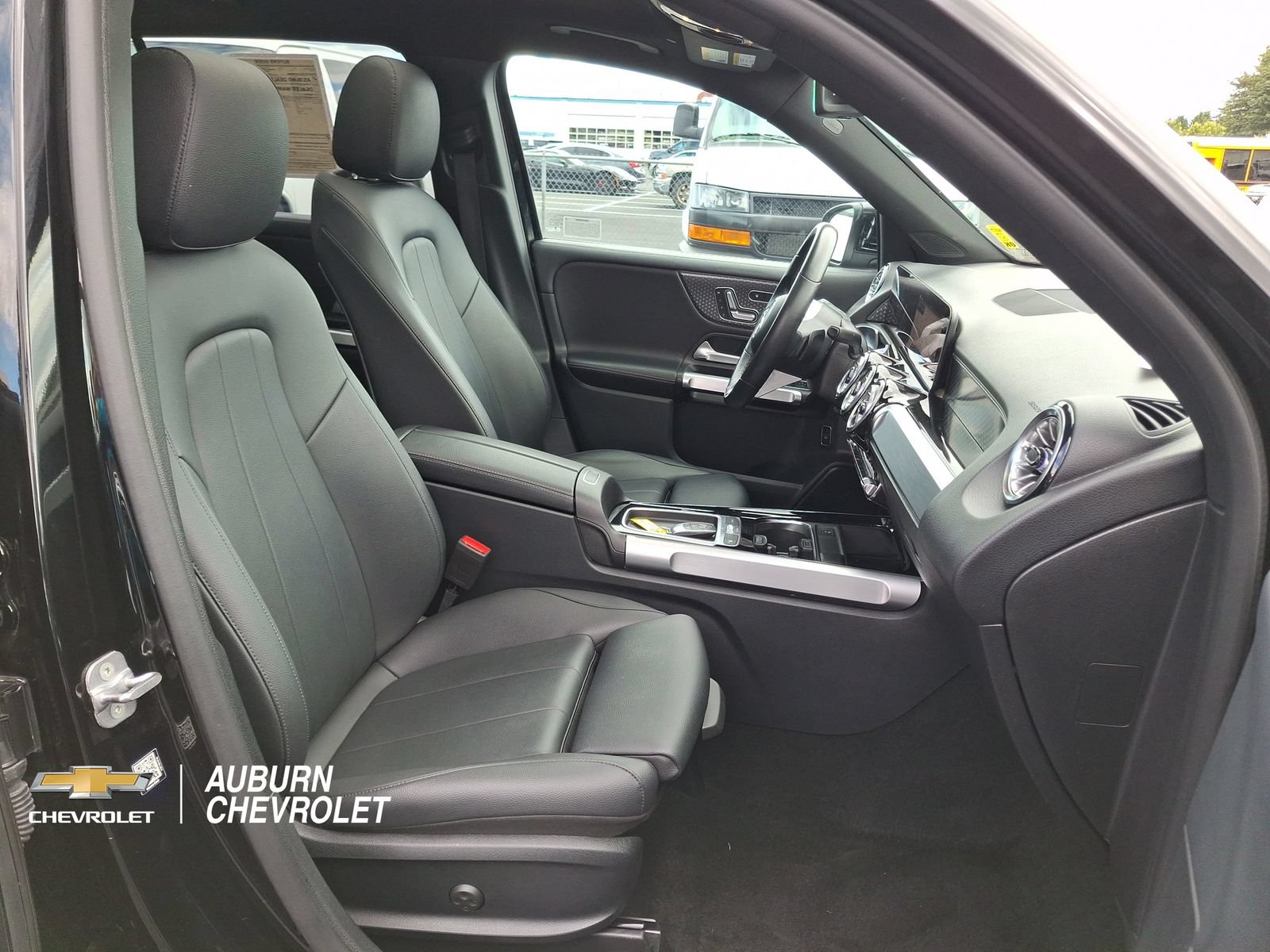 Used 2024 Mercedes-Benz GLB 250 image 24