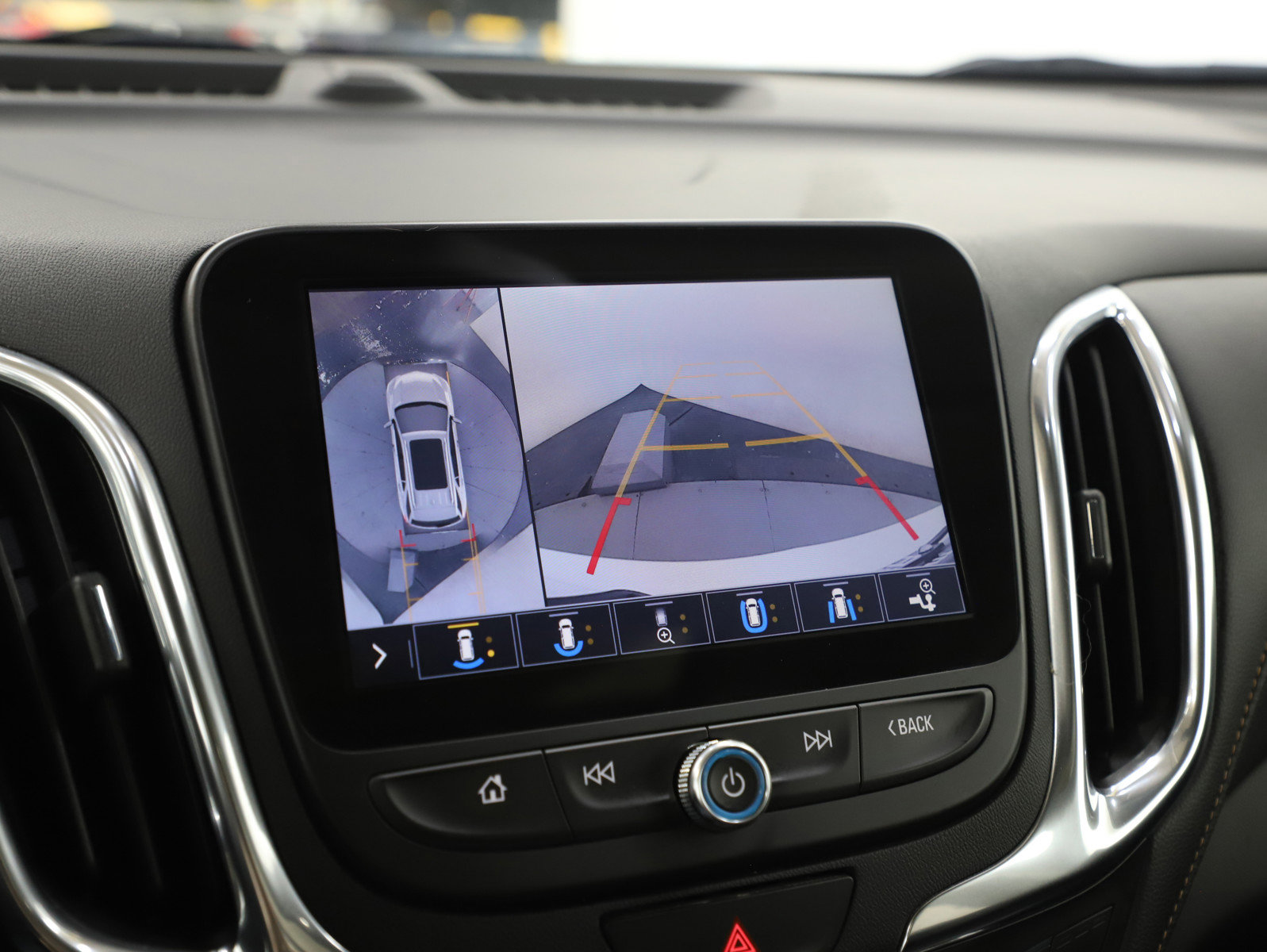 Used 2019 Chevrolet Equinox Premier image 22