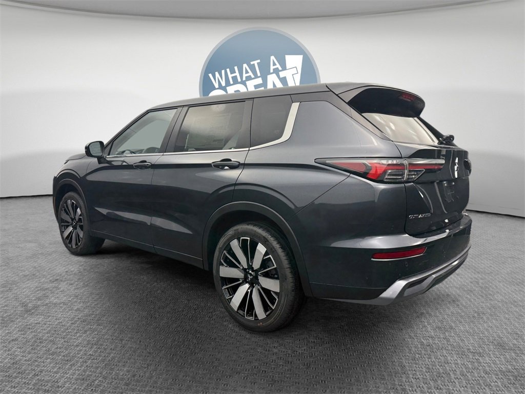 New 2025 Mitsubishi Outlander SE image 6