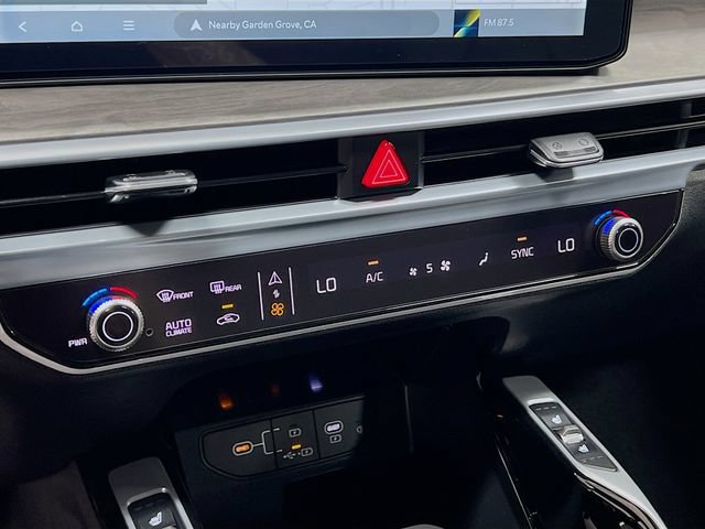 New 2025 Kia Sorento SX Prestige w/ Sage Leather Package AWD/4WD image 16