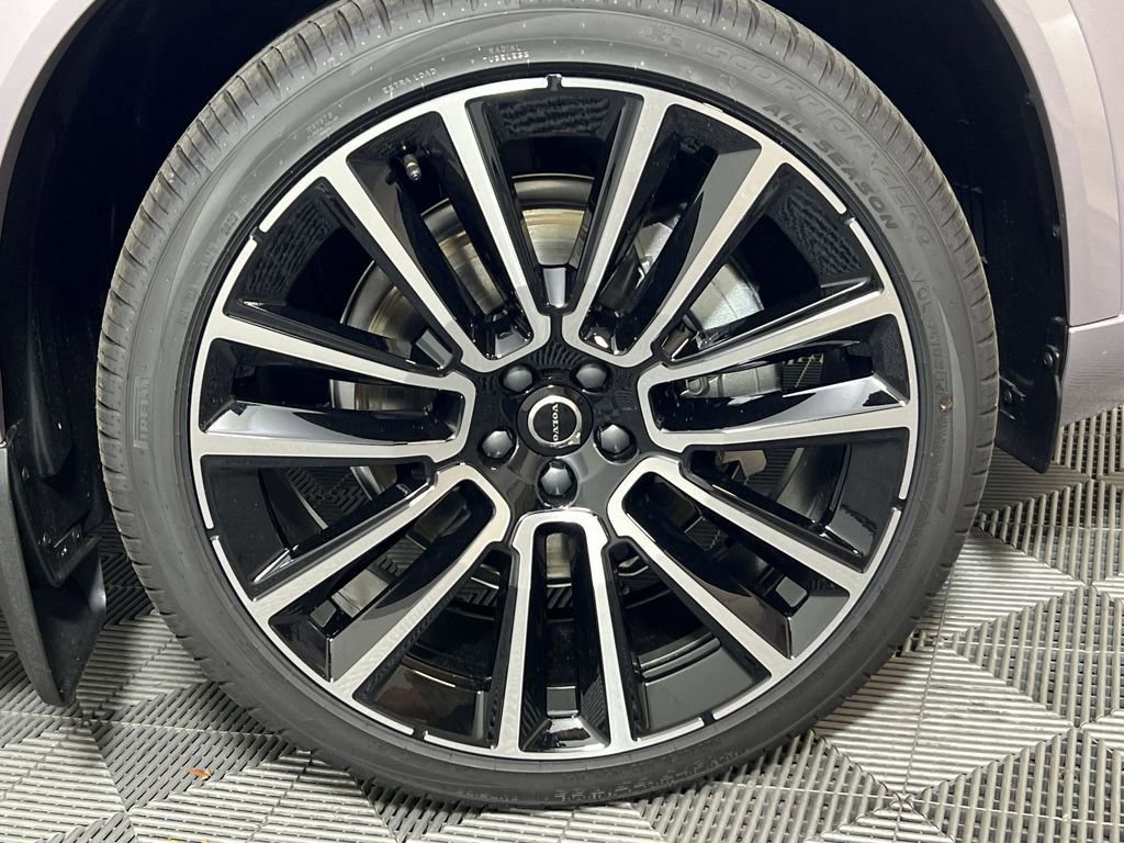 New 2026 Volvo XC90 B6 Ultra w/ Protection Package image 17