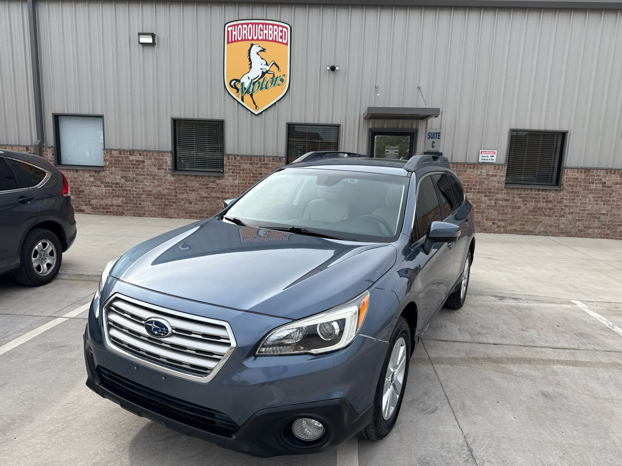Used 2017 Subaru Outback 2.5i Premium image 3