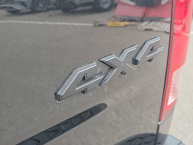 Used 2017 RAM 1500 Express w/ Black Ram 1500 Express Group AWD/4WD image 28