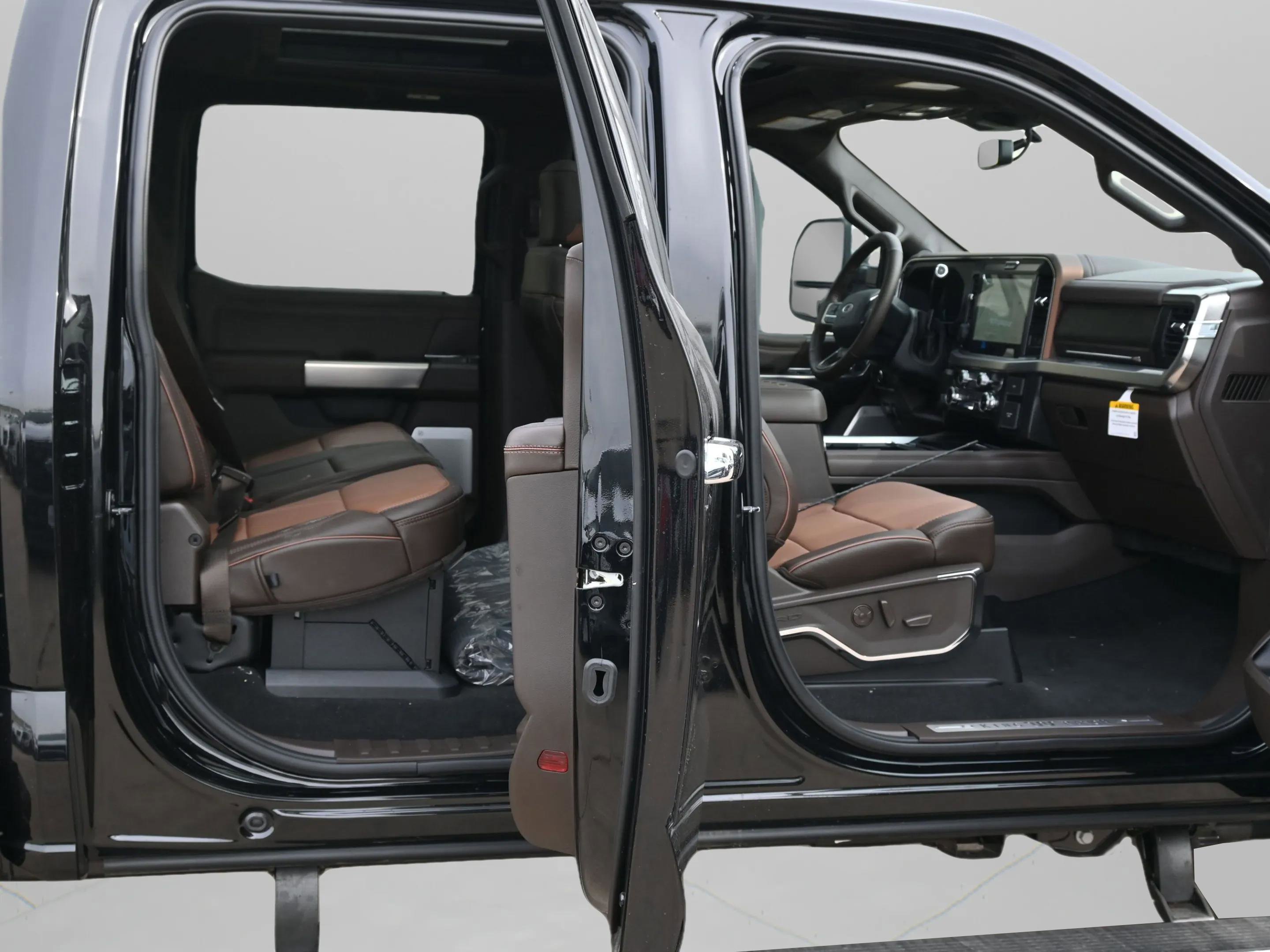 New 2026 Ford F350 King Ranch w/ Chrome Package image 29