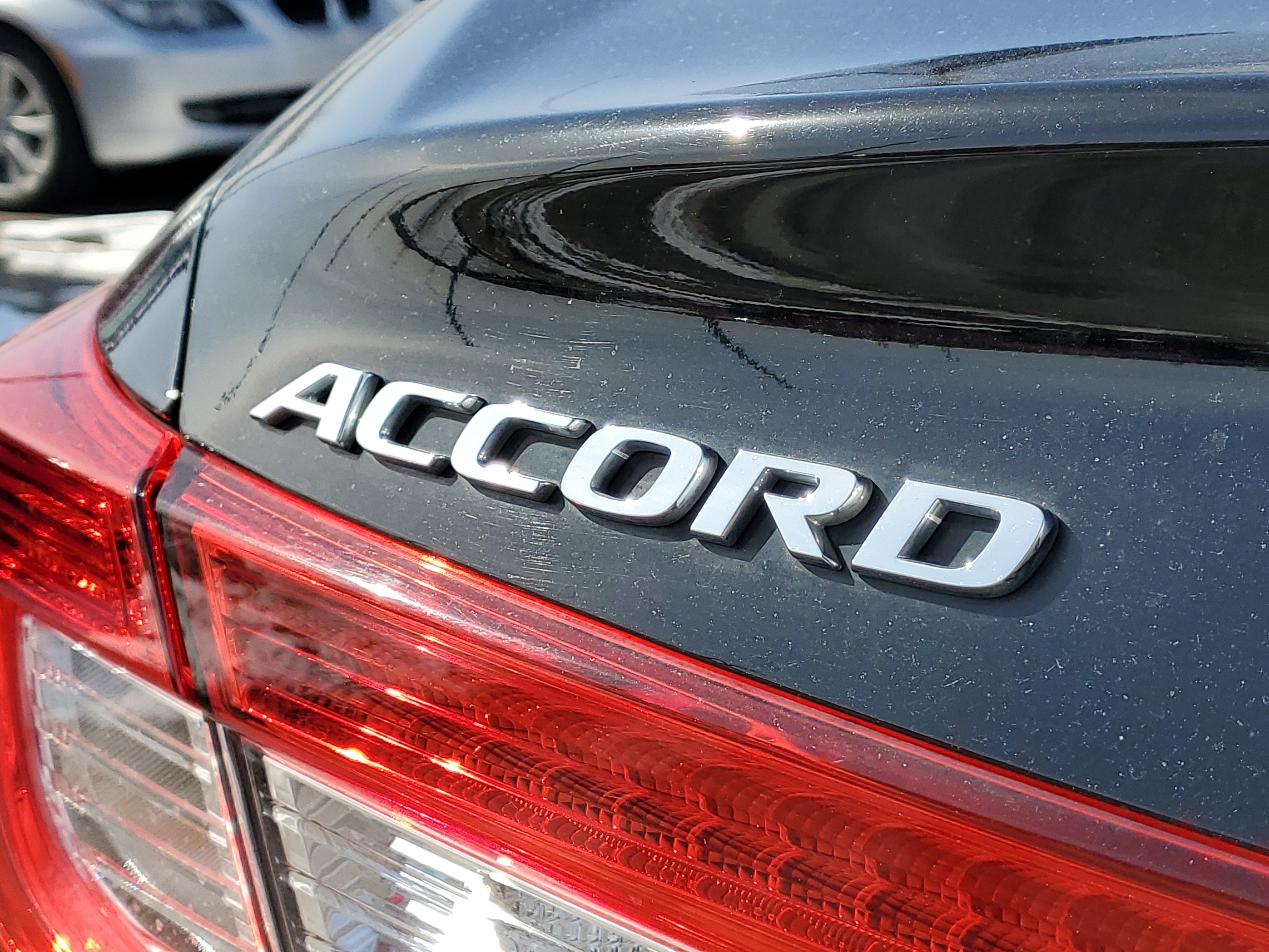 Certified 2021 Honda Accord EX-L image 6
