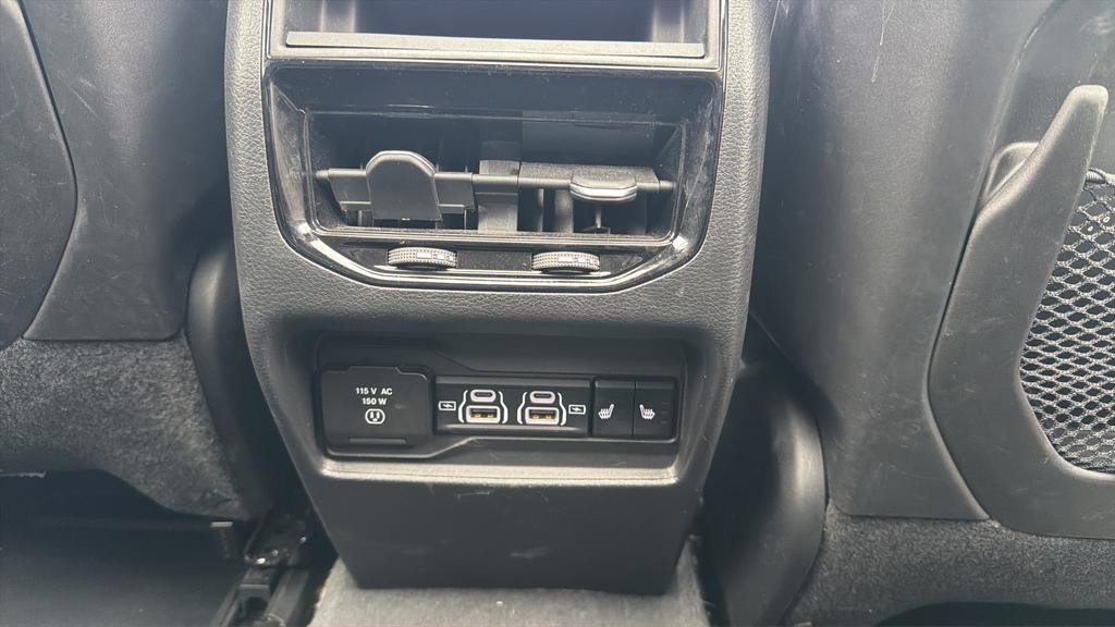 Used 2023 Jeep Grand Cherokee 4WD 4xe w/ Luxury Tech Group II image 18