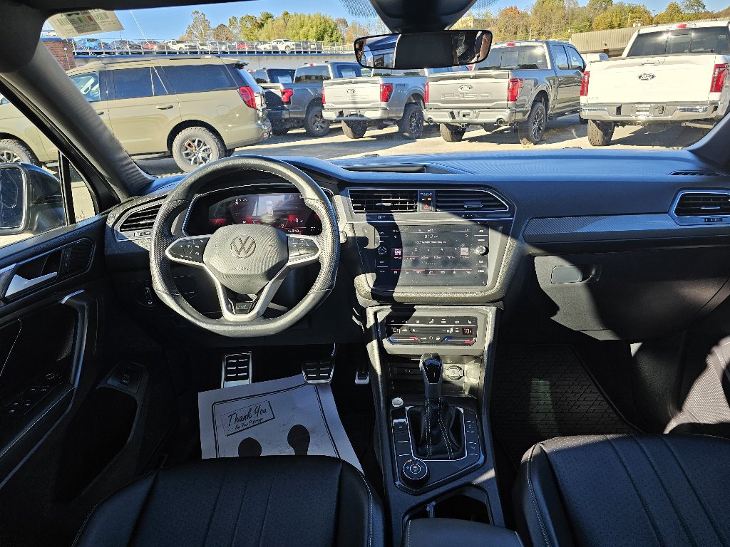 Used 2024 Volkswagen Tiguan SE R-Line image 22