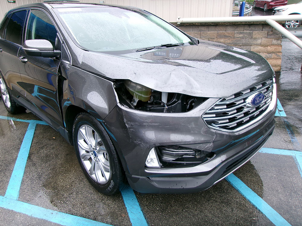 Used 2019 Ford Edge Titanium w/ Cold Weather Package AWD/4WD image 1