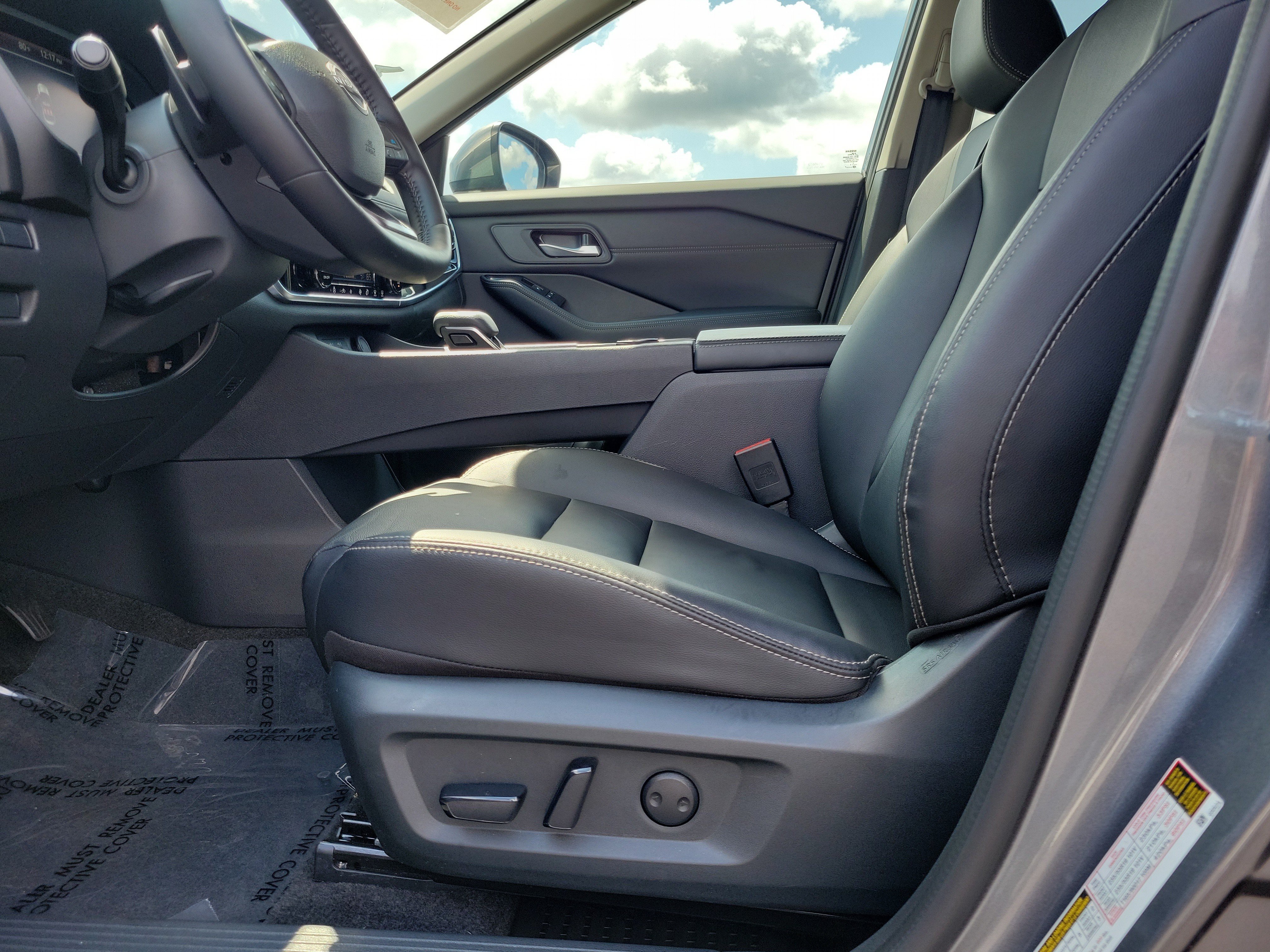 Certified 2025 Nissan Rogue SL AWD/4WD image 16