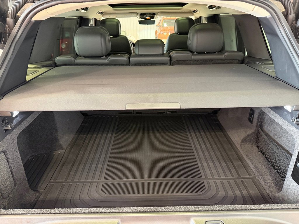 Used 2022 Land Rover Range Rover SE image 39