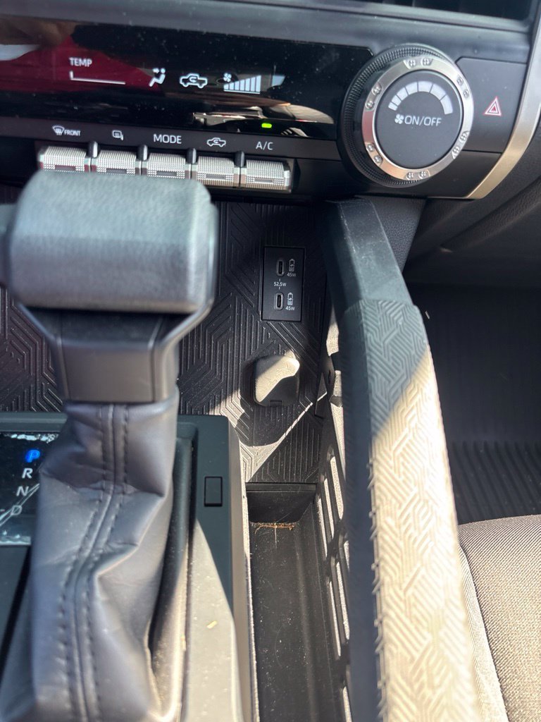 Used 2025 Toyota Tacoma SR5 AWD/4WD image 25