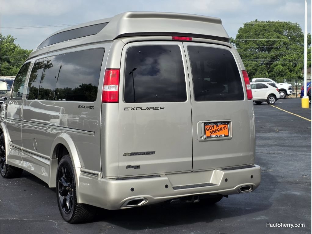 Used 2023 Chevrolet Express 2500 RWD image 16
