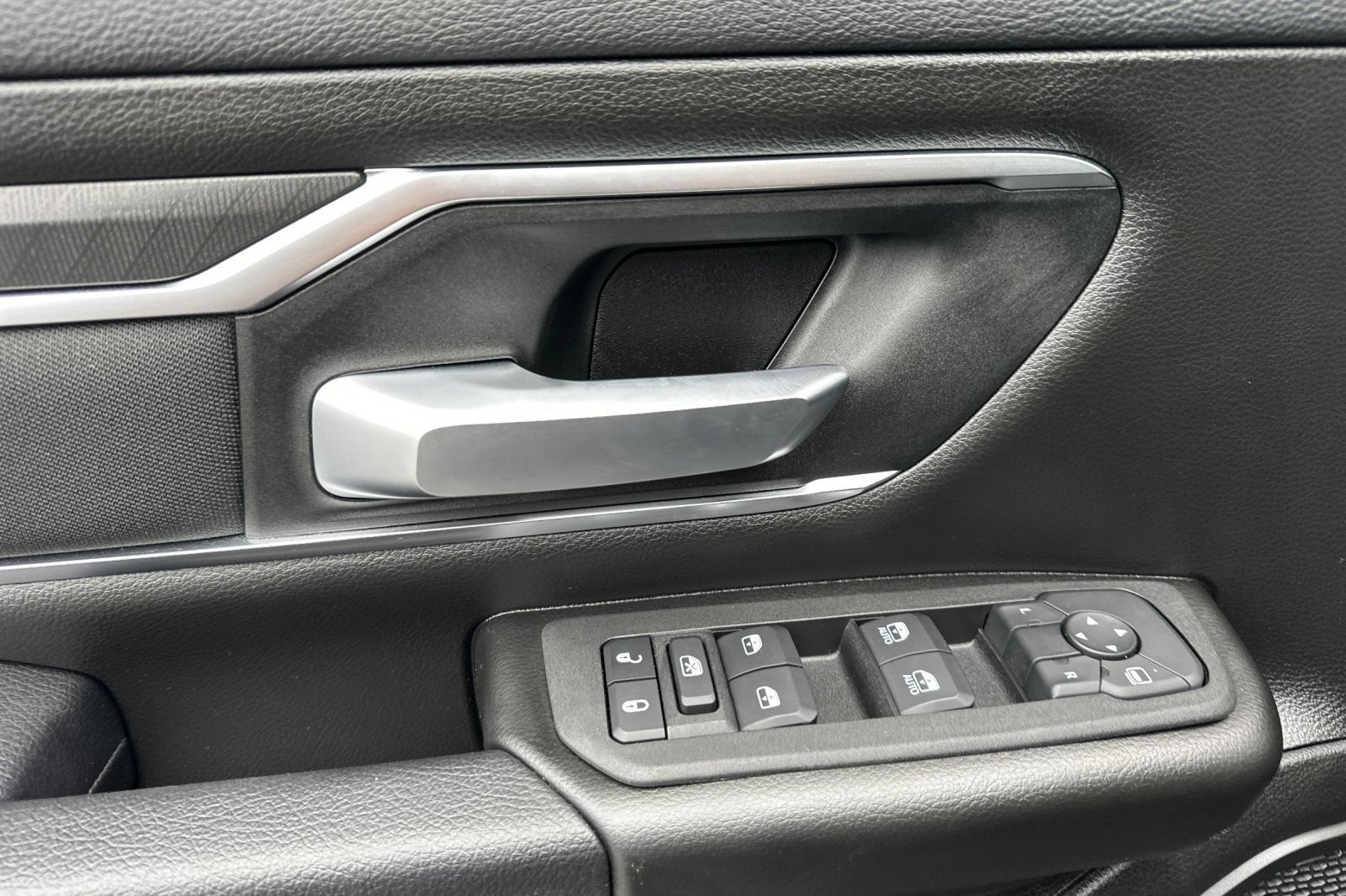 Used 2025 RAM 1500 Big Horn AWD/4WD image 11