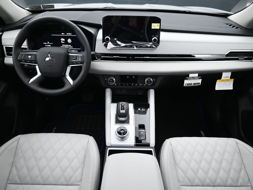 New 2025 Mitsubishi Outlander SEL image 14