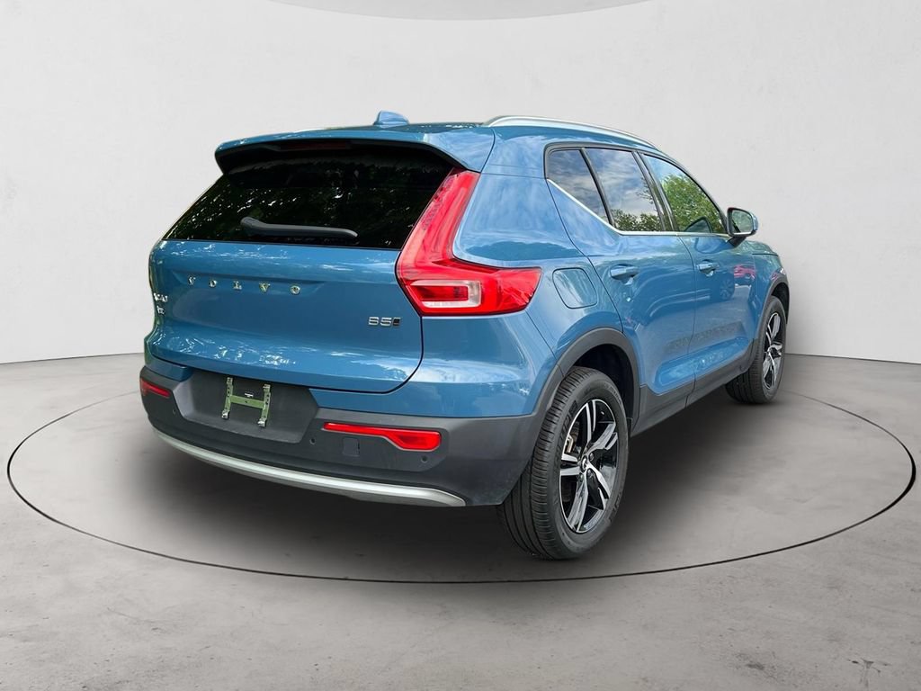 Certified 2025 Volvo XC40 B5 Core AWD/4WD image 5