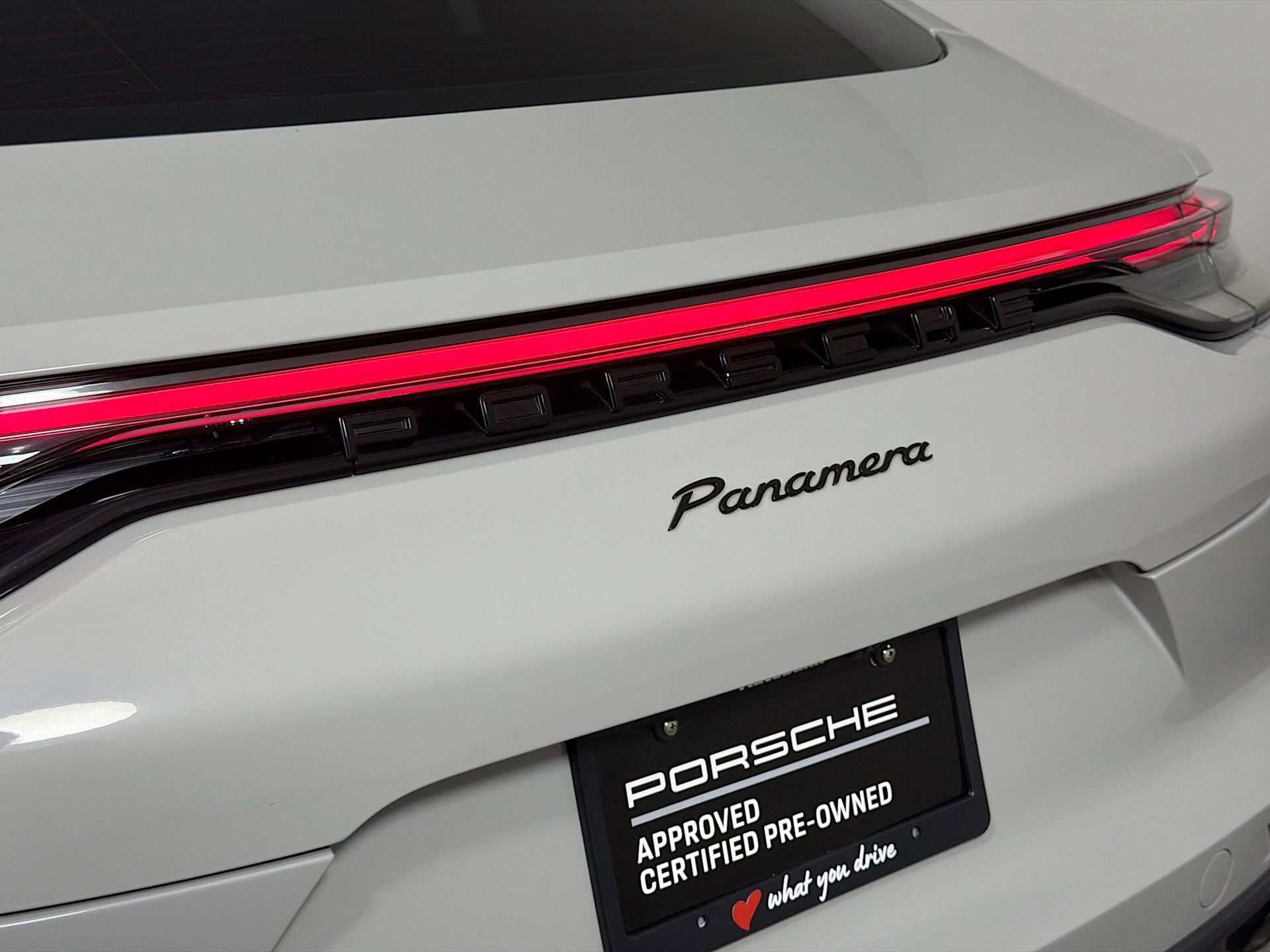 Certified 2023 Porsche Panamera Platinum Edition image 17