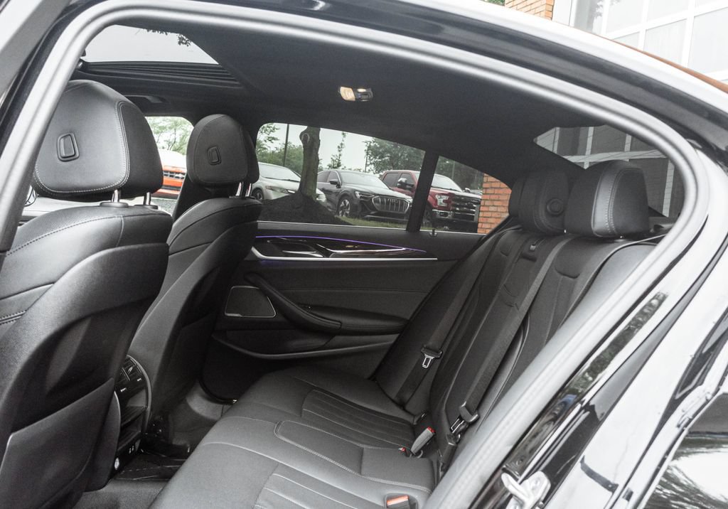 Used 2023 BMW 530e RWD image 25