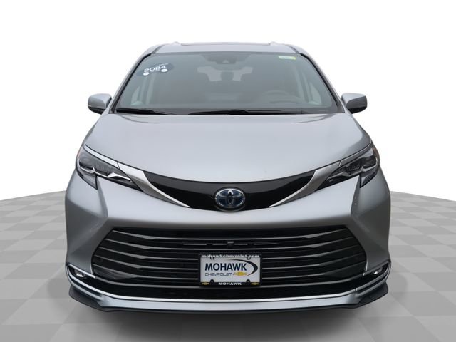 Used 2024 Toyota Sienna Platinum