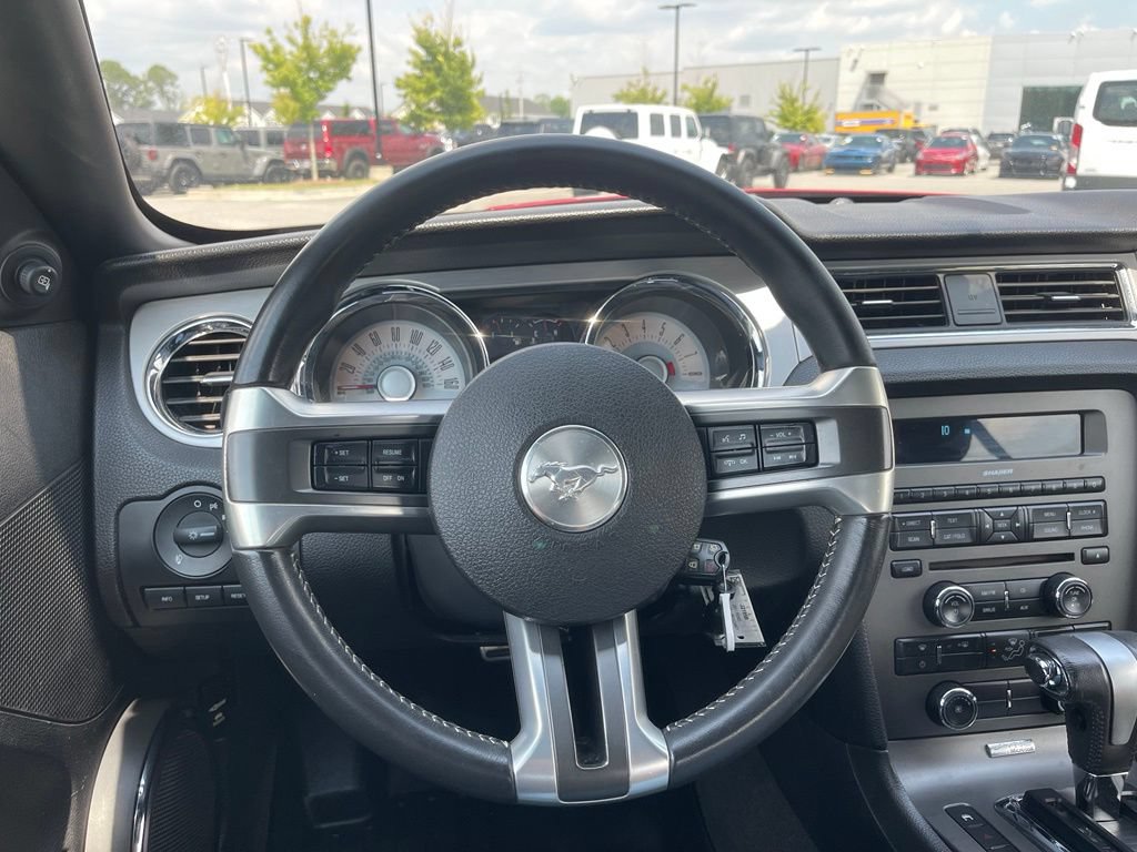 Used 2011 Ford Mustang Premium w/ 202A Rapid Spec Order Code RWD image 17
