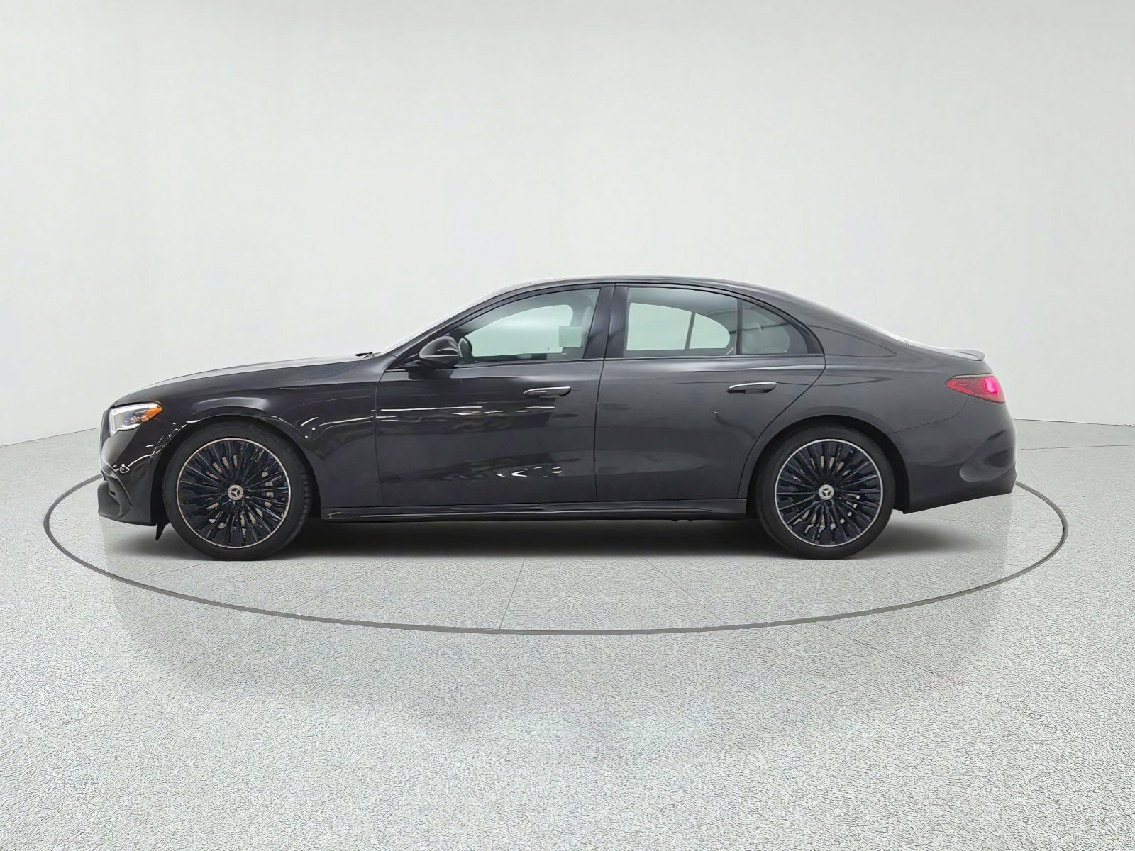 New 2027 Mercedes-Benz E 450 4MATIC Sedan image 8