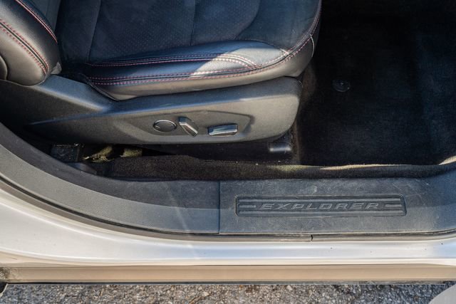 Used 2018 Ford Explorer XLT w/ Equipment Group 202A image 45