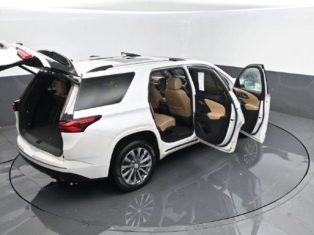 Used 2023 Chevrolet Traverse Premier AWD/4WD image 30