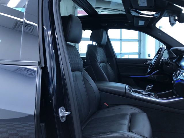 Used 2021 BMW X5 M50i w/ Executive Package image 23