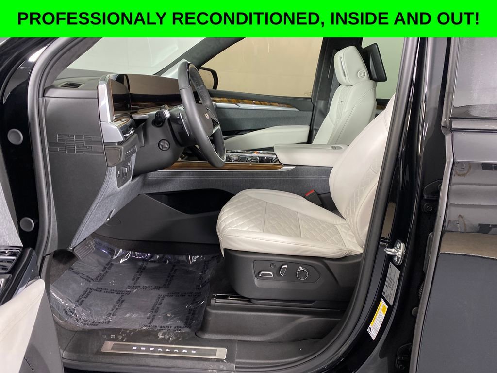 Used 2025 Cadillac Escalade ESV Sport Platinum w/ LPO, ONYX Package image 7