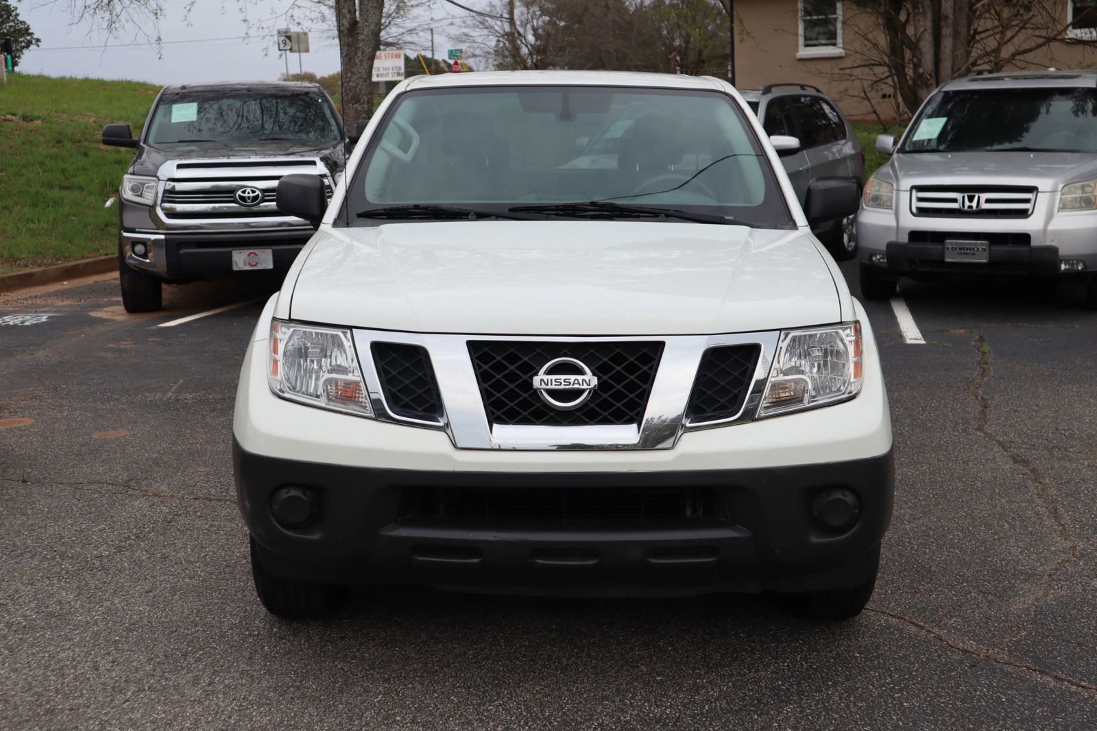 Used 2019 Nissan Frontier S RWD image 2