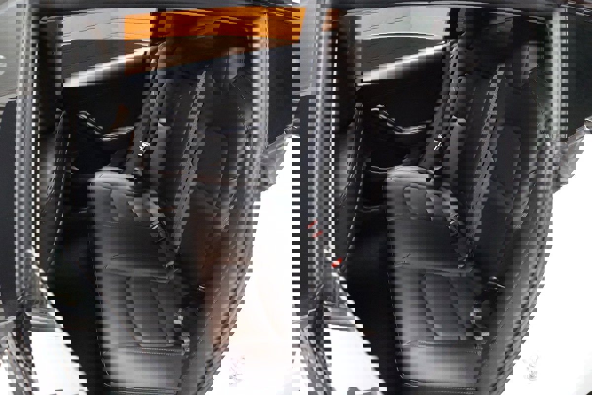 Used 2023 Tesla Model 3 Standard Range image 32